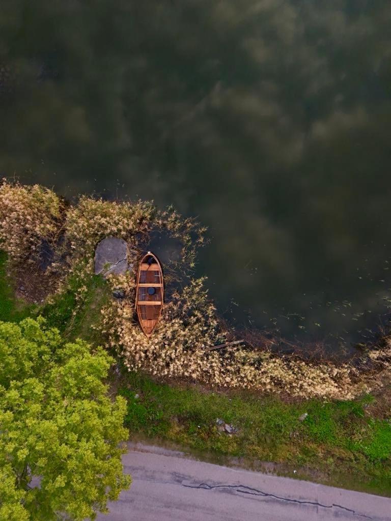 Remarkable Harbour View Cabin. Östhammar Exterior foto